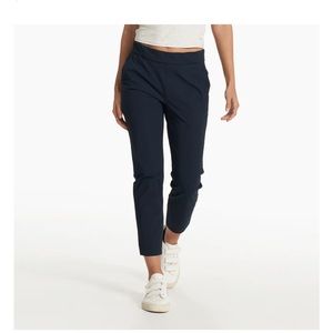 Vuori Miles Ankle Pants in Ink / Medium / NWT